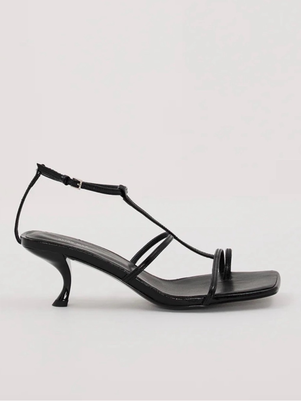 Dissh
Alias Mae Arabella Black Heel sz38/US 7